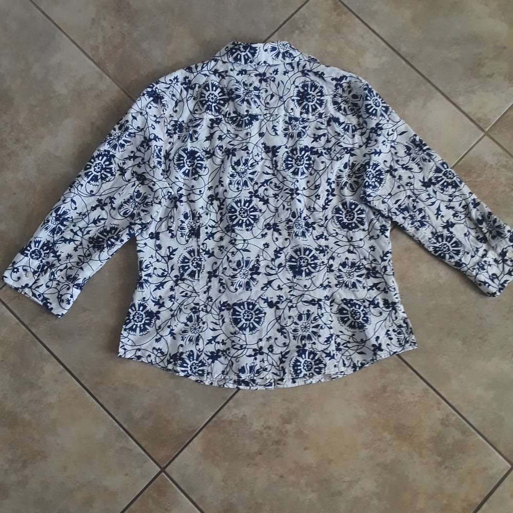Cotton Casual Top. Size: L - Picture 2 of 7